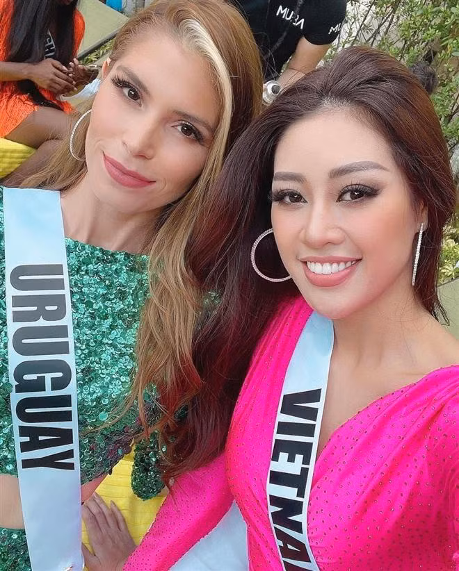 Hiện tại, Santos Biccò đang tham gia cuộc thi Miss Universe lần thứ 69 ở Florida, Mỹ cùng Khánh Vân và các thí sinh khác.