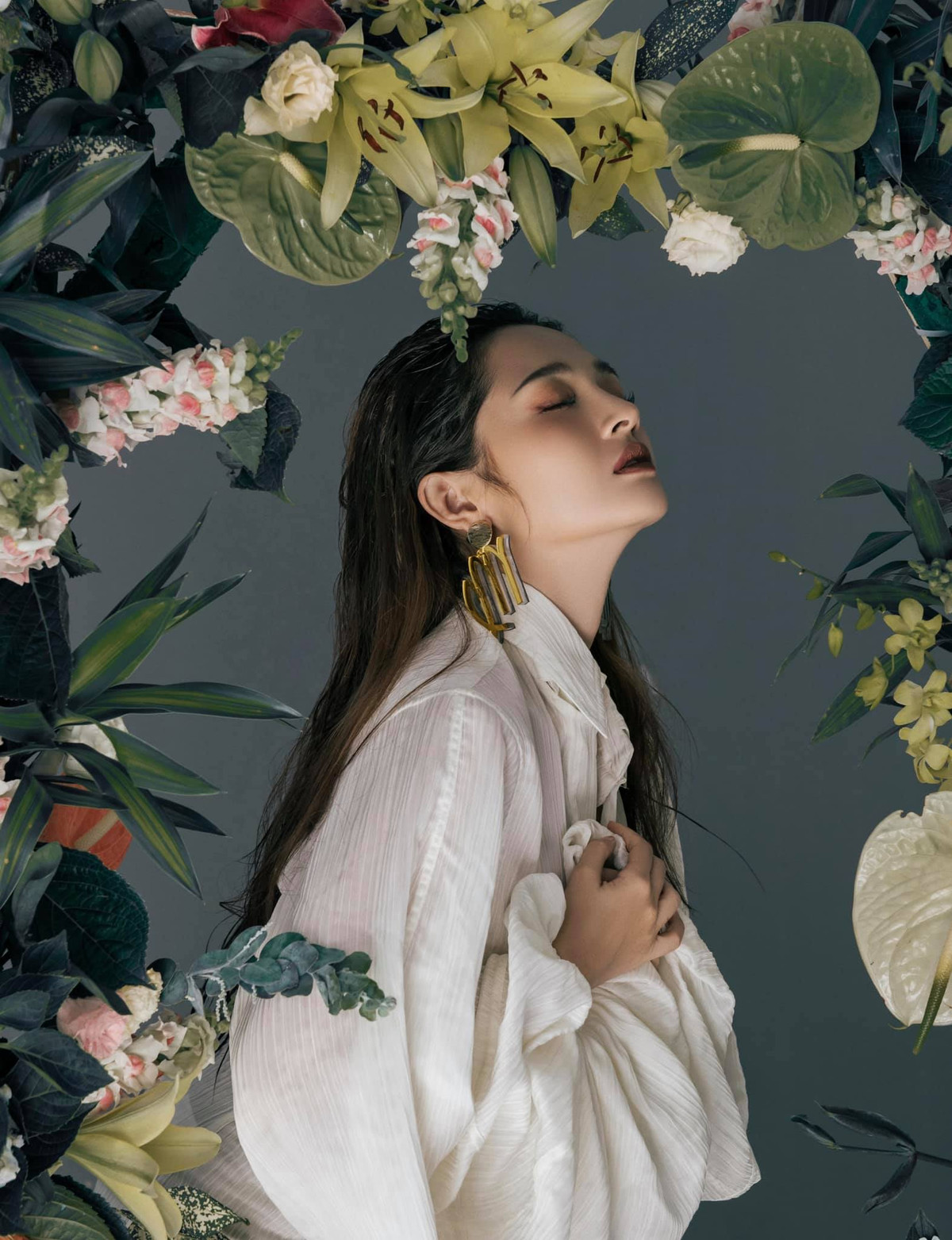 Ngoài là ca sĩ, Bảo Anh còn được biết đến với vai trò diễn viên khi tham gia các phim như: "Nhà có 5 nàng tiên", "Vừa đi vừa khóc", "Bẫy ngọt ngào"...