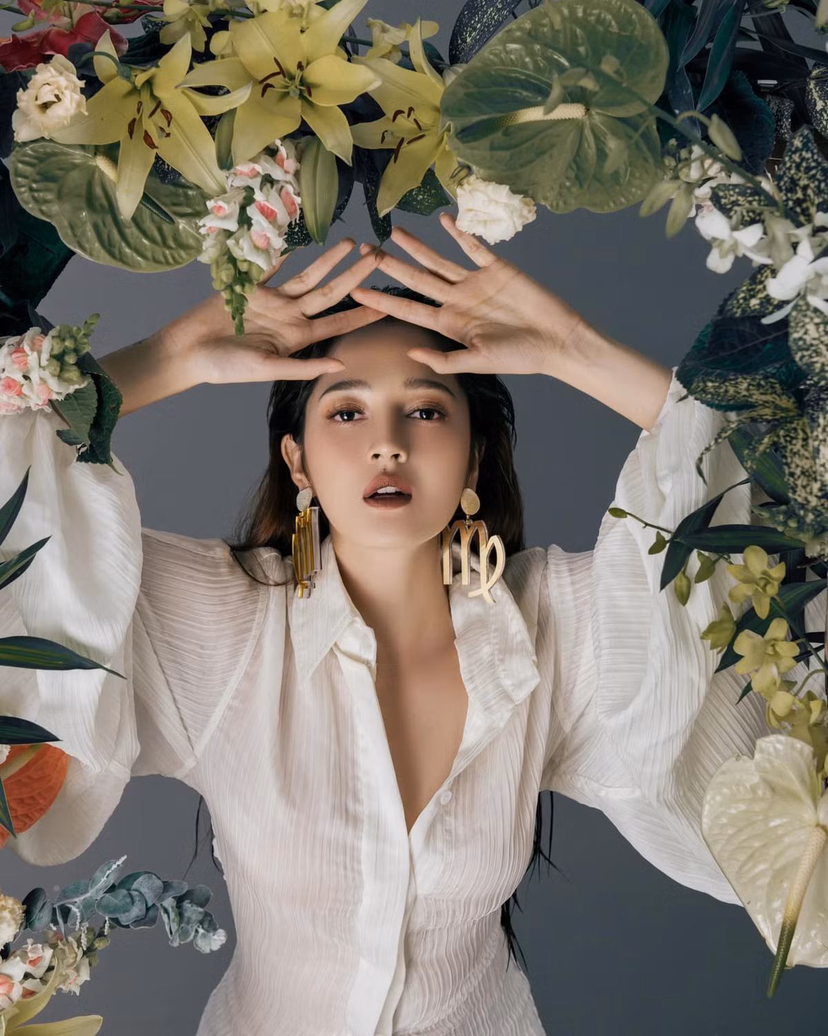 Mới đây, Bảo Anh gây tranh cãi khi chia sẻ quan điểm về từ thiện. Theo Bảo Anh: "Làm từ thiện thì chưa có gì gọi là vĩ đại để tung hô... Nhưng một người dám đứng ra vận động quyên góp từ thiện thì rất đáng ngưỡng mộ".