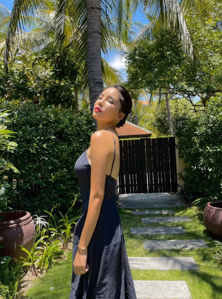 Kỳ Duyên đăng quang Hoa hậu Việt Nam năm 2014 khi mới 18 tuổi. Sau khi giành vương miện cô nàng dính nhiều thị phi, vấp phải sự chỉ trích của dư luận.