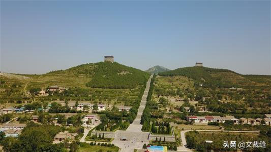 Bi an lang mo Vo Tac Thien gan voi loi tien tri quyen luc-Hinh-3