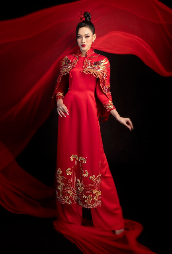 Diện áo dài sắc đỏ, Hoa hậu Việt Nam 2020 đẹp rực rỡ.