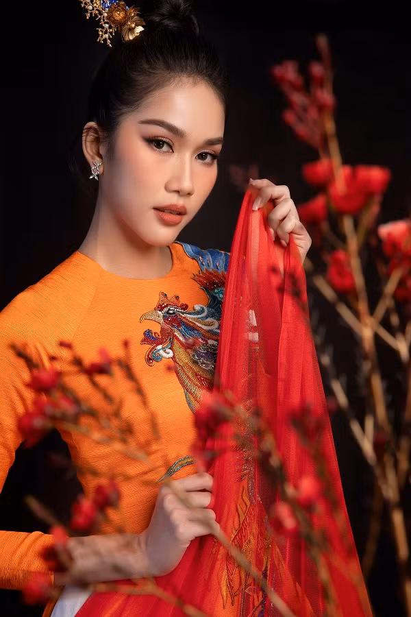 Bên cạnh vai trò Á hậu, Phương Anh còn thử sức ở lĩnh vực MC và định hướng trở thành một biên tập viên truyền hình trong tương lai.