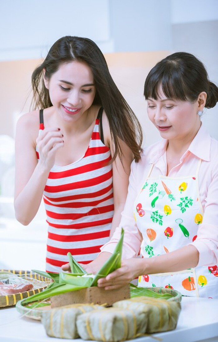 Xon xao hinh anh mai rua phong sinh khac ten gia dinh Thuy Tien?-Hinh-4