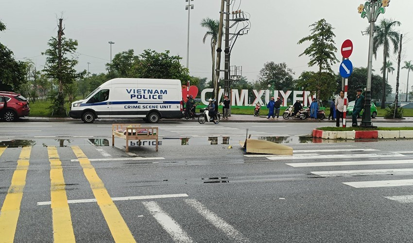 Va chạm với xe khách, người phụ nữ tử vong thương tâm Va cham voi xe khach, nguoi phu nu tu vong thuong tam