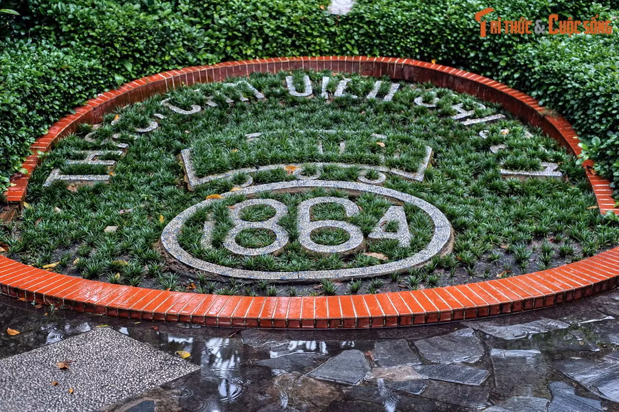  1. 160 năm tuổi đời. Thảo Cầm Viên Sài Gòn được thành lập vào năm 1864, và là vườn thú đứng thứ 8 về tuổi đời trên thế giới.