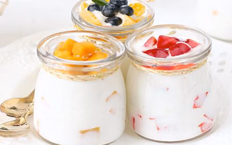 Sữa chua: Sữa chua có chứa vi khuẩn sống giúp bảo vệ đường ruột chống lại bất kỳ căn bệnh tiêu hóa nào, đồng thời xây dựng một hệ miễn dịch mạnh mẽ./.