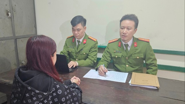 Bất ngờ lời khai “người lạ” đón bé gái rời trường mầm non ở Hải Phòng - Hình 2 Bat ngo loi khai “nguoi la” don be gai roi truong mam non o Hai Phong-Hinh-2