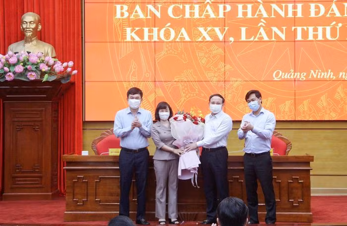 Ngày 24/8, Ban Chấp hành Đảng bộ tỉnh Quảng Ninh khóa XV tổ chức hội nghị lần thứ 15 để kiện toàn chức danh Phó Bí thư Tỉnh ủy khóa XV, nhiệm kỳ 2020-2025.