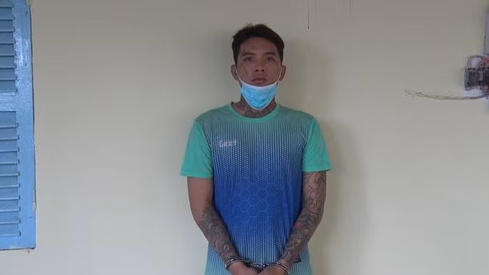  Mở nhạc lớn khi nhậu, 1 người bị đánh tử vong: Nguyễn Quốc Thái (SN 1999; ngụ huyện Hòn Đất, Kiên Giang) yêu cầu mọi người đang nhậu tại nhà cậu ruột mở nhạc nhỏ lại thì xảy ra mâu thuẫn với N.X.L. Tức giận, Thái đánh vào mặt L. khiến nạn nhân té xuống nền nhà dẫn đến tử vong. Ngày 27/8, Thái bị Công an huyện Hòn Đất bắt tạm giam.