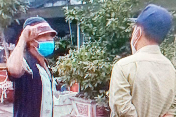  Gây rối ở chốt kiểm soát dịch, người đàn ông bị phạt 4,5 triệu đồng: Ông Hồ Văn Đức (49 tuổi, ngụ xã Bình Thạnh, huyện Thủ Thừa, Long An) đến chốt kiểm soát dịch ở xã Bình Thạnh, huyện Thủ Thừa xúc phạm, lăng mạ lực lượng chức năng vì không cho vợ ông đi chợ. Ngày 24/8, đại diện UBND xã Bình Thạnh xử phạt ông Đức 7,5 triệu đồng.