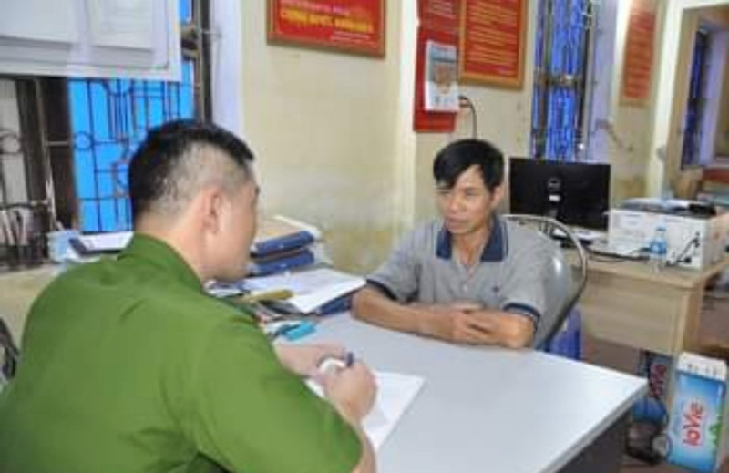  Một phụ nữ tử vong do vướng dây điện trần bẫy chuột: Ngày 21/4, bà Nguyễn Thị Ph (SN 1958, trú huyện Kim Thành, Hải Dương) đi phun thuốc trừ sâu và làm cỏ tại ruộng lúa của gia đình, bà Ph. đã vướng vào dây điện trần chăng bẫy chuột xung quanh ruộng của ông Nguyễn Văn Nam (SN 1962, trú cùng địa phương) và bị điện giật tử vong. 