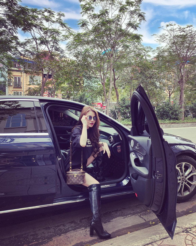 Đến 5h ngày 17/8, An ra về rồi lấy luôn điện thoại của anh N.. Anh N. sau đó phát hiện mất điện thoại và tiền trong tài khoản nên báo cho công an. Nhận tin báo, Công an đã vào cuộc điều tra xác định An chính là Lã Thị Ngọc nên truy xét bắt giữ. 