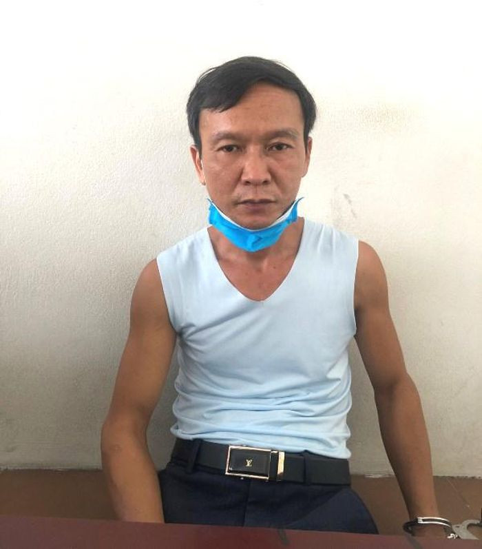  Giả danh công an Cục cảnh sát điều tra lừa tiền người xin việc: Trong quá trình quen biết với nạn nhân, Lê Minh Tùng (SN 1975, trú TP. Cẩm Phả, Quảng Ninh) giới thiệu làm ở Cục CSĐT tội phạm về ma túy có khả năng xin việc cho con trai bà X. Sau khi nhận tiền, Tùng đã không giữ đúng lời hứa. Ngày 28/8, Tùng bị Công an TP. Cẩm Phả bắt giữ. 