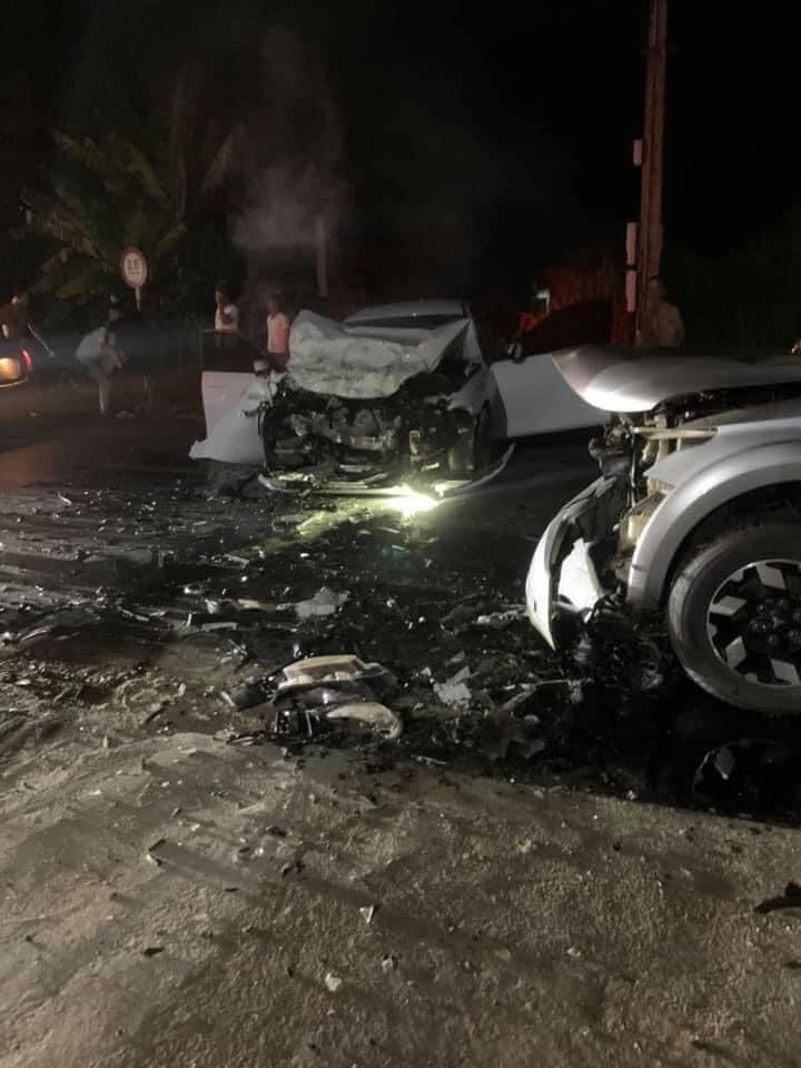 Hậu quả khiến 2 người tử vong, 1 người bị thương nhẹ, 2 phương tiện biến dạng và hư hỏng nặng.