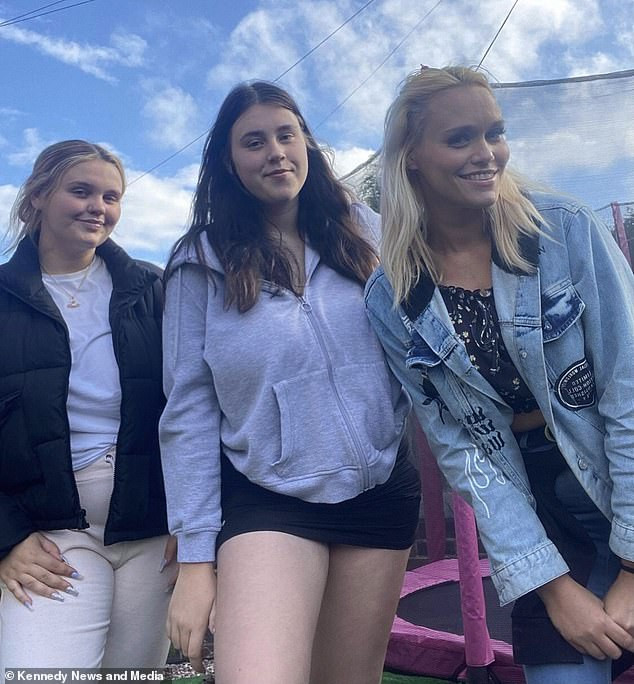 Co con o tuoi 17, ba me U40 van tre trung khong ngo-Hinh-6