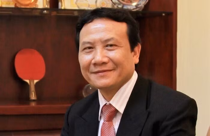 Ông Nguyễn Hồng Sơn sinh năm 1964, quê ở Thanh Hóa. Chức vụ trước đó: Phó Giám đốc Đại học Quốc gia Hà Nội.