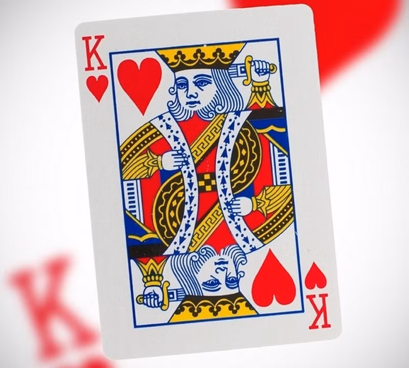 Khi nhìn hình ảnh này trên lá K cơ, một số người gọi đó là lá bài tự sát. Nhưng đó có thực sự là sự thật hay không.