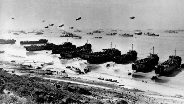 Thế nhưng, ít ai ngờ rằng, vài ngày trước khi chiến dịch "Overlord" diễn ra, tờ Daily Telegraph ở Anh có xuất bản một số báo có phần trò đoán ô chữ như thường lệ.