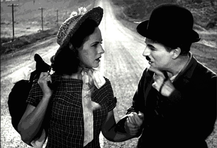 Người vợ đầu đệ đơn ly hôn Chaplin vì ông quá nóng nảy, hung dữ. Sang đến cuộc hôn nhân thứ 2, Chaplin cưới vì người tình đang mang thai. Cứ ngỡ 2 người sẽ sống hạnh phúc bên nhau nhưng bi kịch xảy đến ngay trong tuần trăng mật.