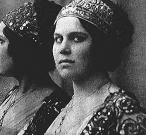 Trong tình huống đó, Skoblin được tổ chức bố trí trốn sang Tây Ban Nha. Tuy nhiên, không lâu sau, ông bị sát hại. Trong khi đó, Plevitskaya bị Pháp bắt giữ và đưa ra xét xử.