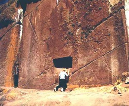 Cuộc sống bất tử là khao khát của rất nhiều người, bao gồm cả bậc đế vương thời xưa.