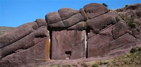 Do nằm ở địa hình hiểm trở và vắng người qua lại nên "cánh cổng của các vị thần" mãi mới được phát hiện.