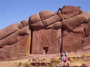 Theo giai thoại của người dân địa phương, "cánh cổng của các vị thần" là địa điểm linh thiêng.