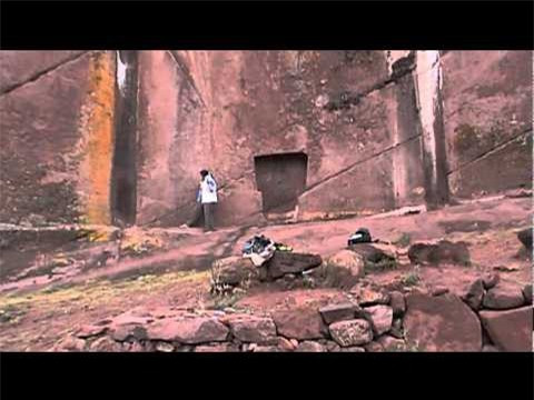 Tương truyền, khi cánh cổng mở ra thì con người có thể bước vào vùng đất của các vị thần và đạt được cuộc sống bất tử.