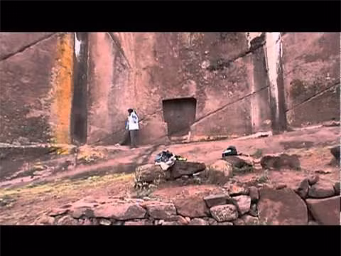 Tương truyền, khi cánh cổng mở ra thì con người có thể bước vào vùng đất của các vị thần và đạt được cuộc sống bất tử.