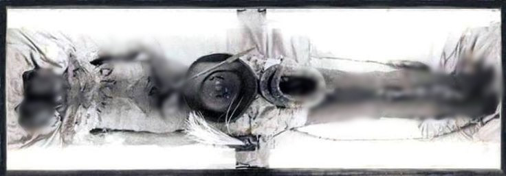 Sau khi qua đời, thi hài Kap Dwa được ướp xác và đem đi trừng bày ở nhiều nơi.