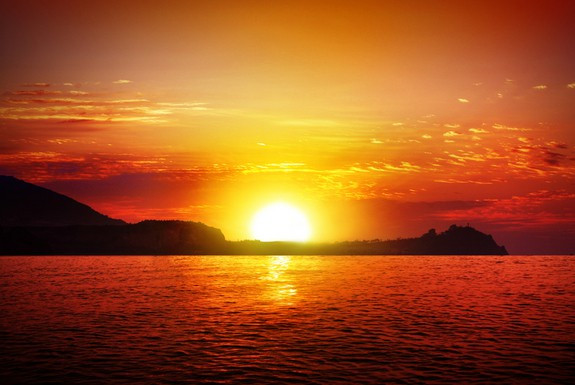 Mặt trời sẽ chiếu sáng thẳng lên đường chí tuyến bắc tại 23,44 vĩ độ bắc. Đây sẽ là ngày đầu tiên của mùa Hè ở Bắc bán cầu và là ngày đầu tiên của mùa Đông ở Nam bán cầu.