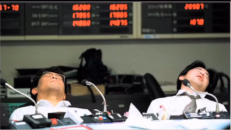 Khác với nhiều nước trên thế giới, ngủ khi làm việc được chấp nhận ở Nhật Bản vì điều đó có nghĩa họ quá mệt mỏi do làm việc chăm chỉ.