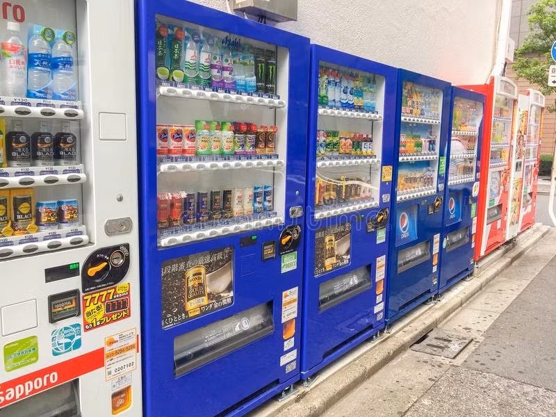 Nhật Bản có hơn 4 triệu máy bán hàng tự động. Không chỉ bán các loại đồ uống, người dân có thể mua nhiều mặt hàng khác tại các máy bán hàng tự động như: đồ ăn, truyện tranh, ô, thuốc lá, cơm hộp, bao cao su, đồ lưu niệm...