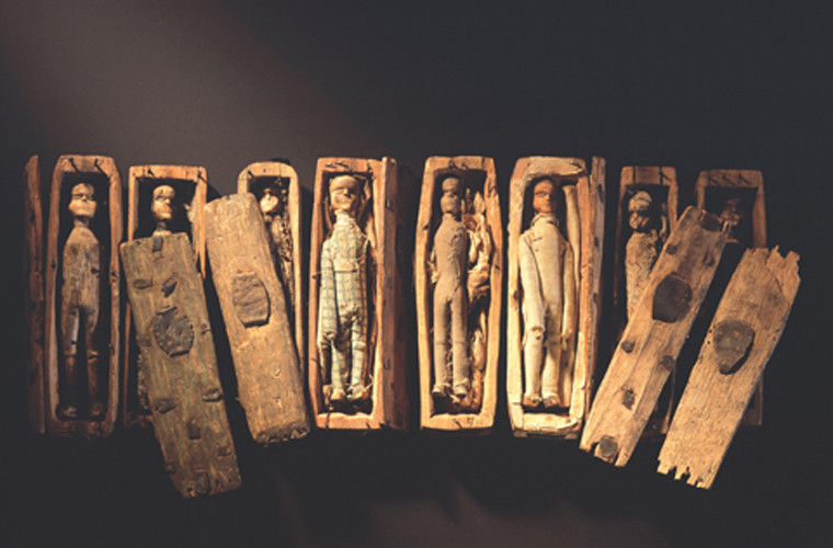 Khác với xác ướp Ai Cập, 17 xác ướp được tìm thấy ở Arthur's Seat đều có kích thước rất nhỏ, khoảng 10 cm. Mỗi xác ướp được đặt trong một cỗ quan tài.