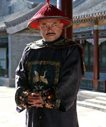 Hoàng đế Gia Khánh ban tội chết cho Hòa Thân. Theo đó, Hòa Thân được nhà vua cho chết toàn thây nên treo cổ tự sát tại vương phủ.