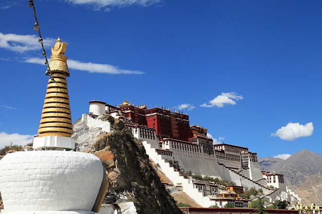 Được UNESCO công nhận là di sản thế giới vào năm 1994, cung điện Potala được xây dựng ở độ cao 3.800m so với mực nước biển.