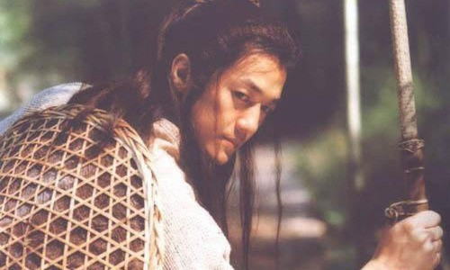 Dịch cân kinh gồm một chuỗi bài tập kết hợp hơi thở, hướng đến cải thiện sức khỏe cơ bắp, gân đồng thời tăng cường sức mạnh, sự linh hoạt, tốc độ, mức chịu đựng, sự cân bằng và khả năng phối hợp cơ thể.