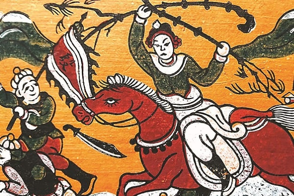 Trong khi ấy, Thánh Gióng lớn nhanh như thổi và được làng xóm gom góp gạo nuôi để mong sớm đánh tan quân giặc. Sau khi trở thành tráng sĩ oai phong lẫm liệt, Thánh Gióng mặc áo giáp, cầm roi nhảy lên mình ngựa sắt. Ngựa phun lửa, Thánh Gióng xông lên tiêu diệt, đánh tan quân địch. Sau cùng, Thánh Gióng cưỡi ngựa sắt bay về trời.