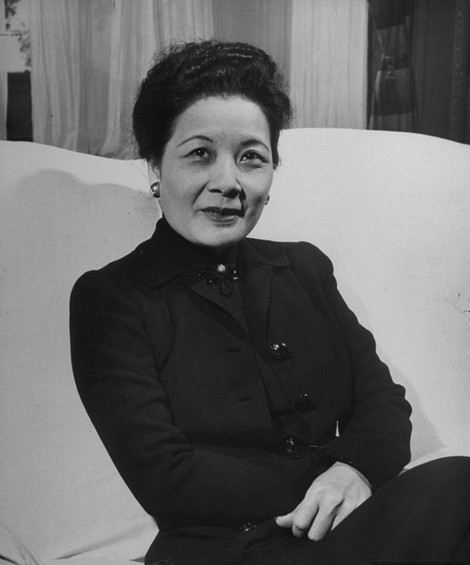  Tống Mỹ Linh được là nhân vật nổi tiếng trong lịch sử hiện đại Trung Quốc. Sinh ngày 5/3/1897 tại Thượng Hải, Trung Quốc, bà là phu nhân của Tưởng Giới Thạch - người lãnh đạo Quốc dân Đảng Trung Quốc nắm giữ chính quyền ở Trung Quốc từ năm 1925 - 1949 và sau này ở Đài Loan.