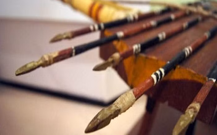 Thế nhưng, về sau, Triệu Đà dùng mưu kế giảng hòa cho con trai Trọng Thủy sang làm rể Âu Lạc nhưng thực chất là muốn đánh cắp nỏ thần. Sau khi có được nỏ thần, Triệu Đà lần nữa đem quân tiến đánh Âu Lạc và khiến An Dương Vương thua trận.