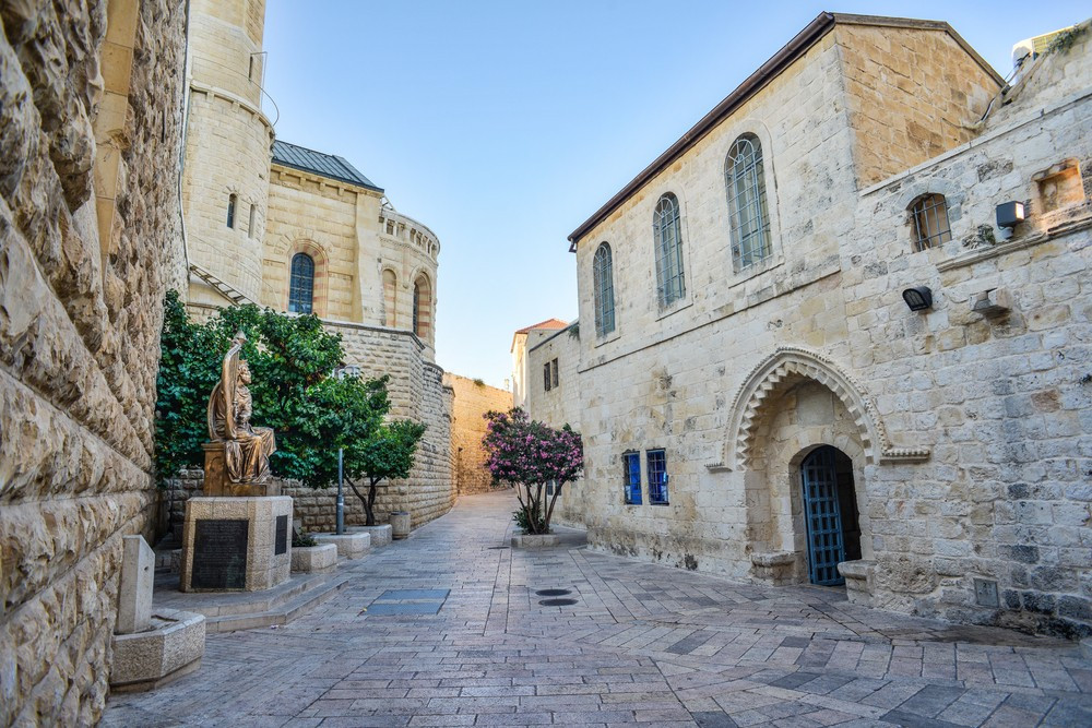 Dù 3 tôn giáo cùng tồn tại ở Jerusalem nhưng những người dân ở đây rất đoàn kết, chung sống hòa bình và giúp đỡ lẫn nhau.