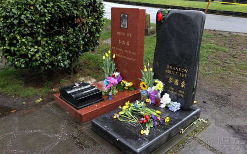 Do đó, Lý Hải Tuyền tạo nghiệp nên khiến cha con Lý Tiểu Long - Lý Quốc Hào nhận báo ứng và chết trẻ. Dù vậy, quan điểm này không có chứng cứ xác thực và giới chuyên gia vẫn chưa thể làm sáng tỏ nhiều bí ẩn về cái chết của họ.