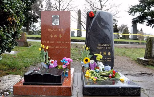 Người dân phương Đông cũng như Trung Quốc từ xưa đến nay quan niệm thiện ác báo ứng nhưng không ai biết báo ứng sẽ đến sớm hay muộn hay ai là người sẽ nhận những điều tồi tệ đó.