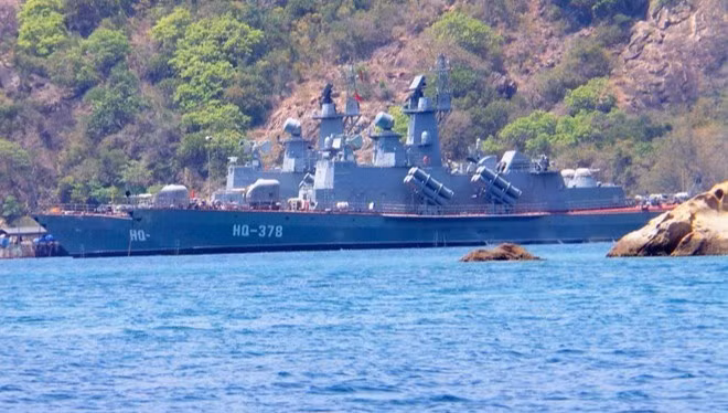 Bao so 9: Dieu dong tau Hai quan tim kiem tau ca gap nan-Hinh-2