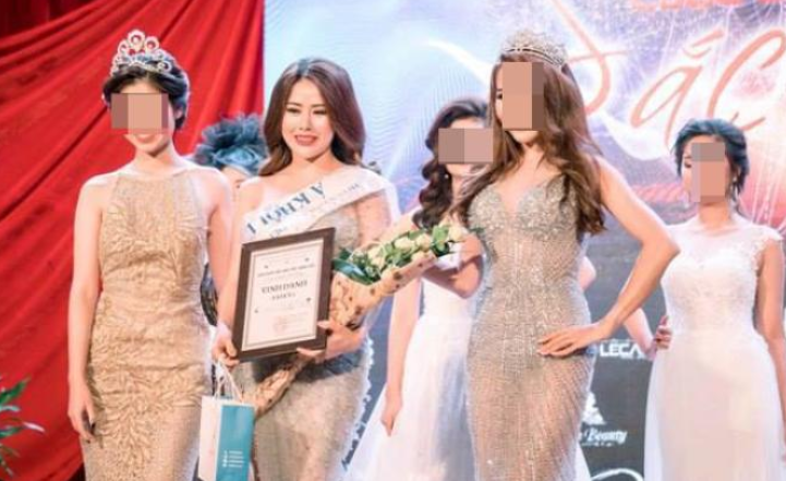 Ngày 17/8/2017, Phòng CSĐT tội phạm về trật tự xã hội (PC45) Công an TP HCM tạm giữ Nguyễn Thị Tiền (33 tuổi), Nguyễn Thị Ngọc (31 tuổi, em gái Tiền), Phạm Thị Thanh Hiền (32 tuổi, ở quận 6) để điều tra về hành vi Môi giới mại dâm. Theo điều tra, Ngọc vốn là Á khôi một cuộc thi sắc đẹp năm 2017. Sau khi đoạt giải, cô chuyển sang làm tổ chức sự kiện, từ đây Ngọc quen nhiều đại gia. Khi các quý ông có nhu cầu “vui vẻ” qua đêm, Ngọc sẵn sàng phục vụ với giá 2.500 USD. Vừa đi bán dâm vừa kiêm môi giới, trung bình mỗi ngày Ngọc kiếm được 1.000-2.000 USD. Ngọc đã dùng số tiền nhận được để mua sắm, ăn chơi và bao người tình.