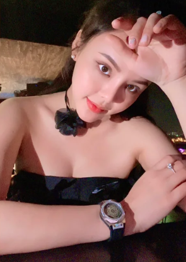 Hạnh điều hành, quản lý đường dây bán dâm với hơn 30 gái bán dâm, trong đó có nữ tiếp viên hàng không, "hot girl", người mẫu ảnh nổi tiếng với giá bán dâm dao động từ 1.000 USD đến 3.000 USD/lượt. Ngoài việc môi giới cho gái bán dâm trên địa bàn TP HCM, Hạnh còn môi giới cho gái bán dâm đi tour, đi tỉnh với số tiền thu lợi rất lớn.