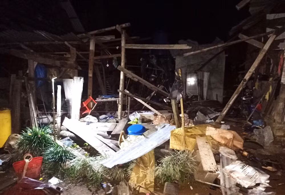  Nổ bình gas khiến 1 người tử vong: Tối 23/7, tại nhà anh K’Đí (30 tuổi, ngụ tại Thôn 4, xã Lộc Bắc, huyện Bảo Lâm, Lâm Đồng) phát ra tiếng nổ lớn. Khi người dân có mặt, thì toàn bộ căn nhà bếp của gia đình anh K’Đí chỉ còn một đống đổ nát kinh hoàng. Qua kiểm tra hiện trường cho thấy, tại thời điểm xảy ra vụ nổ bình gas tại nhà bếp chỉ có 1 mình anh K’Đí. Vụ nổ khiến anh K’Đí tử vong tại chỗ. 