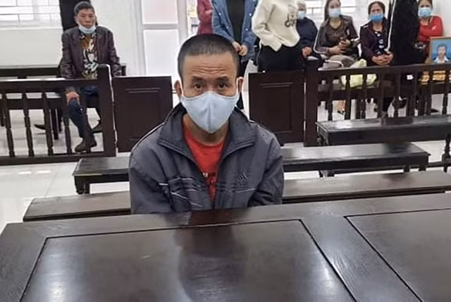 Theo lời khai của Hoàng, chị T. đã chửi bới và xúc phạm nên Hoàng bỏ xuống quầy lễ tân mua 3 lon bia lên phòng uống một mình. Đến 2h ngày 30/11, Hoàng uống hết bia. Nhìn sang thấy chị T. nằm ngủ, do bực tức về việc trước đó bị chửi bới và xúc phạm nên Hoàng đã tấn công người tình. Bị đánh bất ngờ, chị T. choàng tỉnh dậy liền bị Hoàng lấy khăn bịt mũi, miệng và bóp cổ. Chỉ đến khi chị T. nằm bất động, Hoàng mới dừng tay. Biết người tình đã chết, Hoàng lấy điện thoại của nạn nhân rồi rời khỏi nhà nghỉ. Ngày 19/10, TAND TP. Hà Nội đã tuyên phạt bị cáo Vũ Duy Hoàng mức án tử hình (tổng hình phạt cho 2 tội danh "Giết người" và "Cướp tài sản"). 