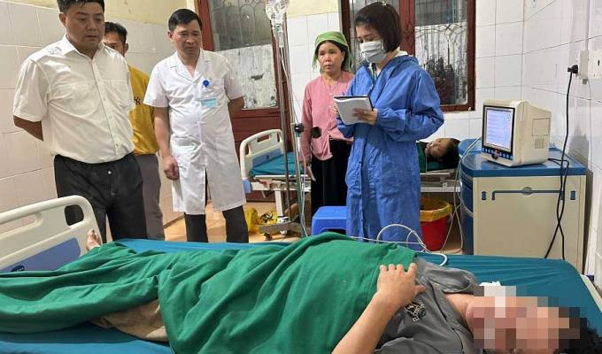 Hà Giang: Ăn canh thịt gà nấu với nấm dại, hai bố con nhập viện Ha Giang: An canh thit ga nau voi nam dai, hai bo con nhap vien